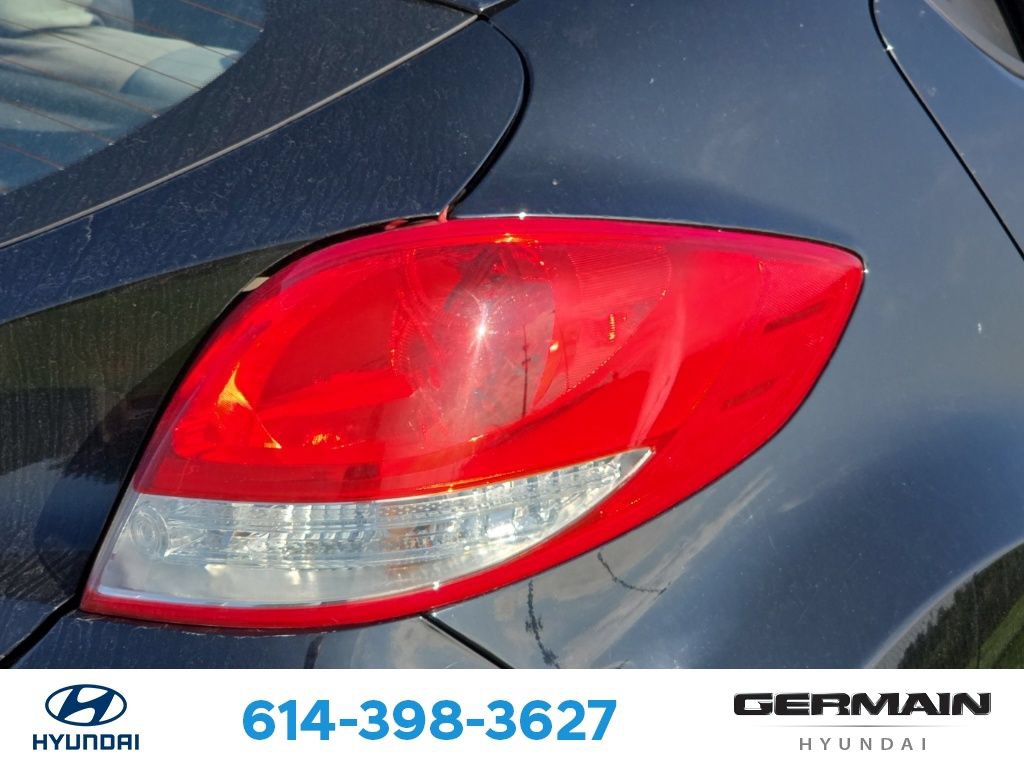 Used 2013 Hyundai Veloster FWD image 10