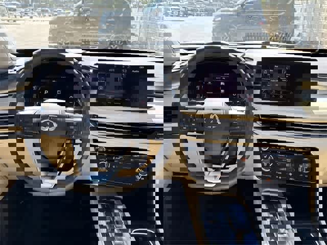 Certified 2025 INFINITI QX60 Luxe image 16