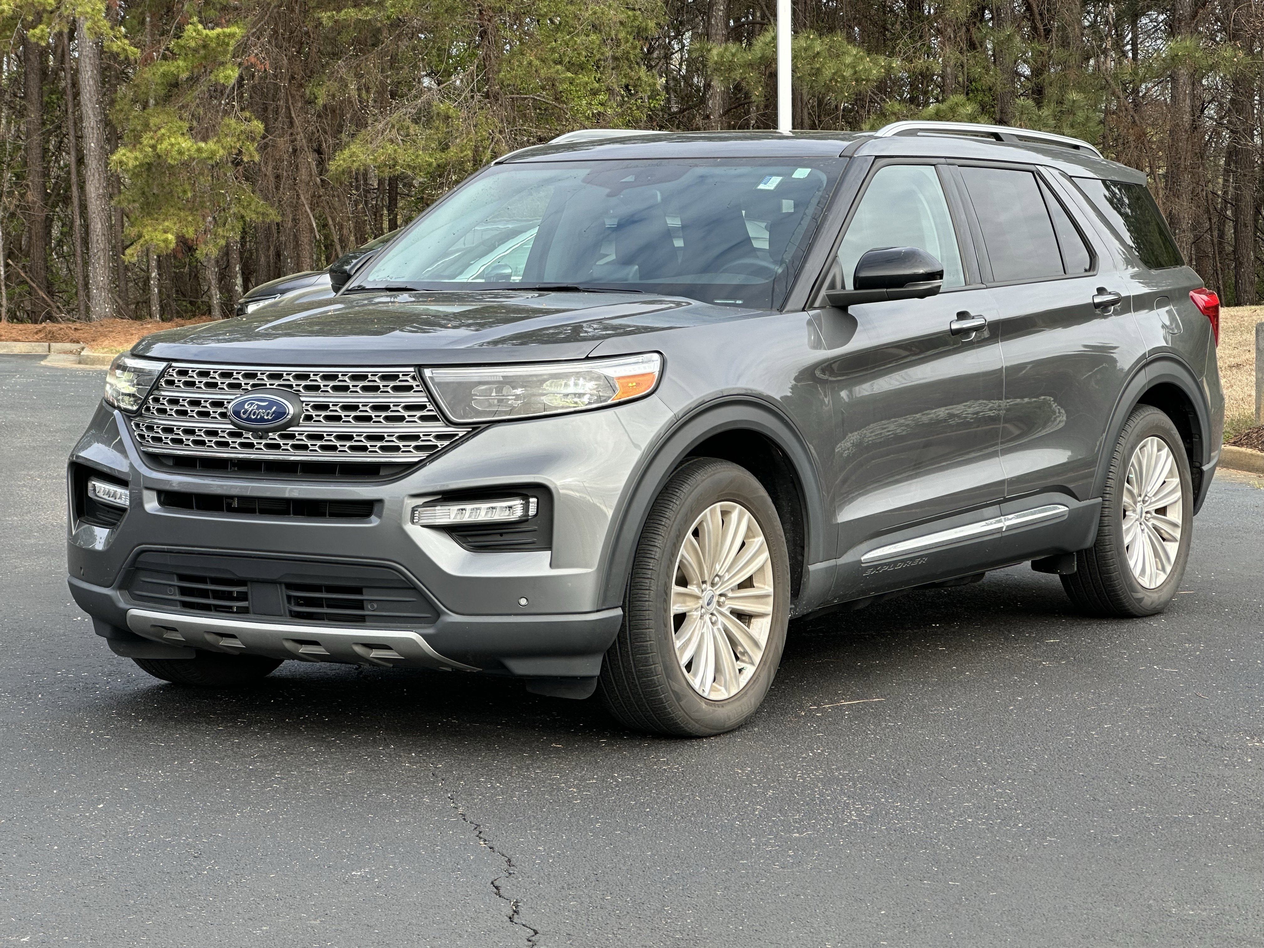 Used 2023 Ford Explorer Limited w/ Limited Technology Package image 5