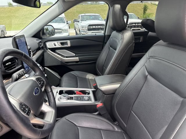 Used 2023 Ford Explorer Limited w/ Limited Technology Package AWD/4WD image 5