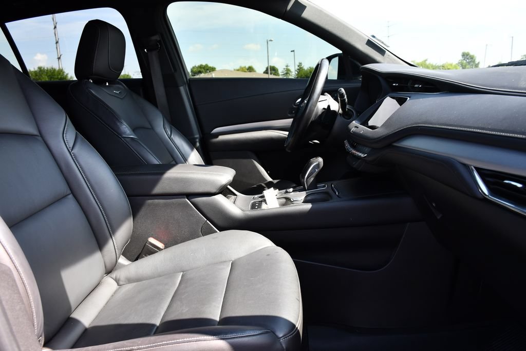 Used 2019 Cadillac XT4 Premium Luxury w/ Cold Weather Package AWD/4WD image 30