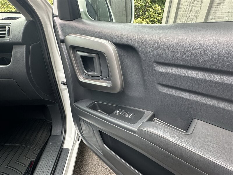 Used 2014 Honda Ridgeline SE image 24