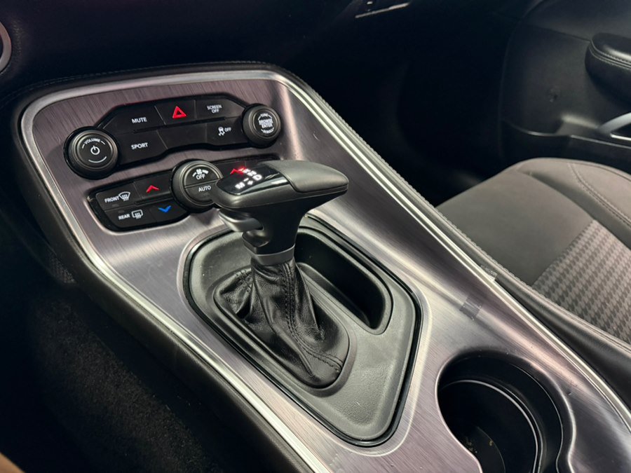 Used 2018 Dodge Challenger SXT w/ Super Sport Group (SS/T) RWD image 38