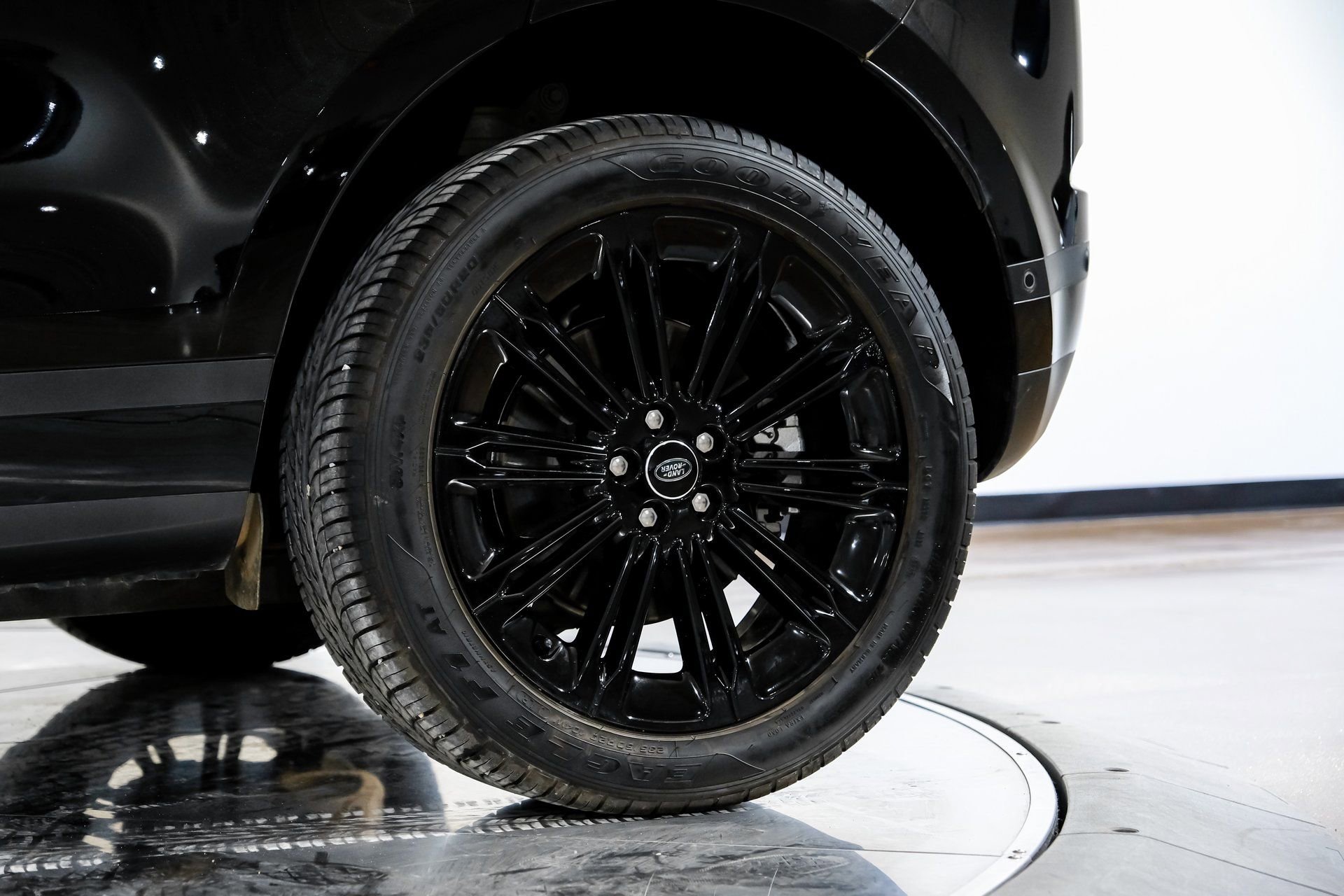 Used 2024 Land Rover Range Rover Evoque S image 55