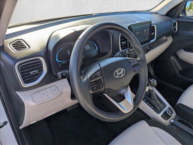 Certified 2025 Hyundai Venue SEL FWD image 12