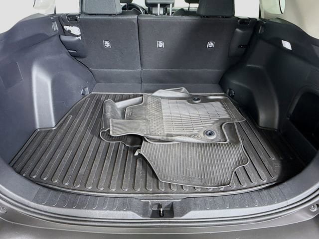 Used 2022 Toyota RAV4 LE AWD/4WD image 24