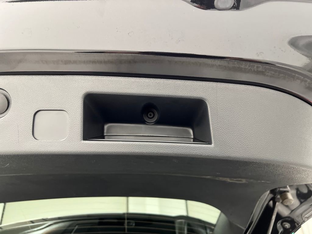 Used 2025 Chevrolet Equinox LT image 32