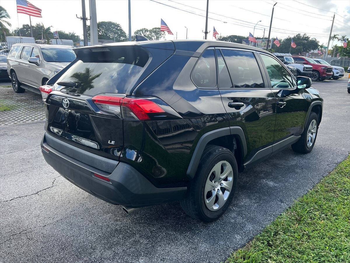 Used 2023 Toyota RAV4 LE FWD image 5
