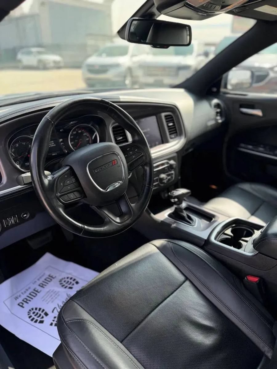 Used 2022 Dodge Charger SXT w/ Plus Group RWD image 10