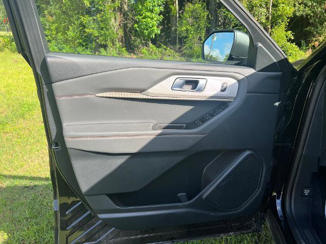 Used 2025 Ford Explorer Active image 7