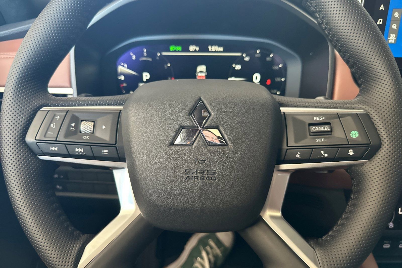 New 2025 Mitsubishi Outlander SEL image 24