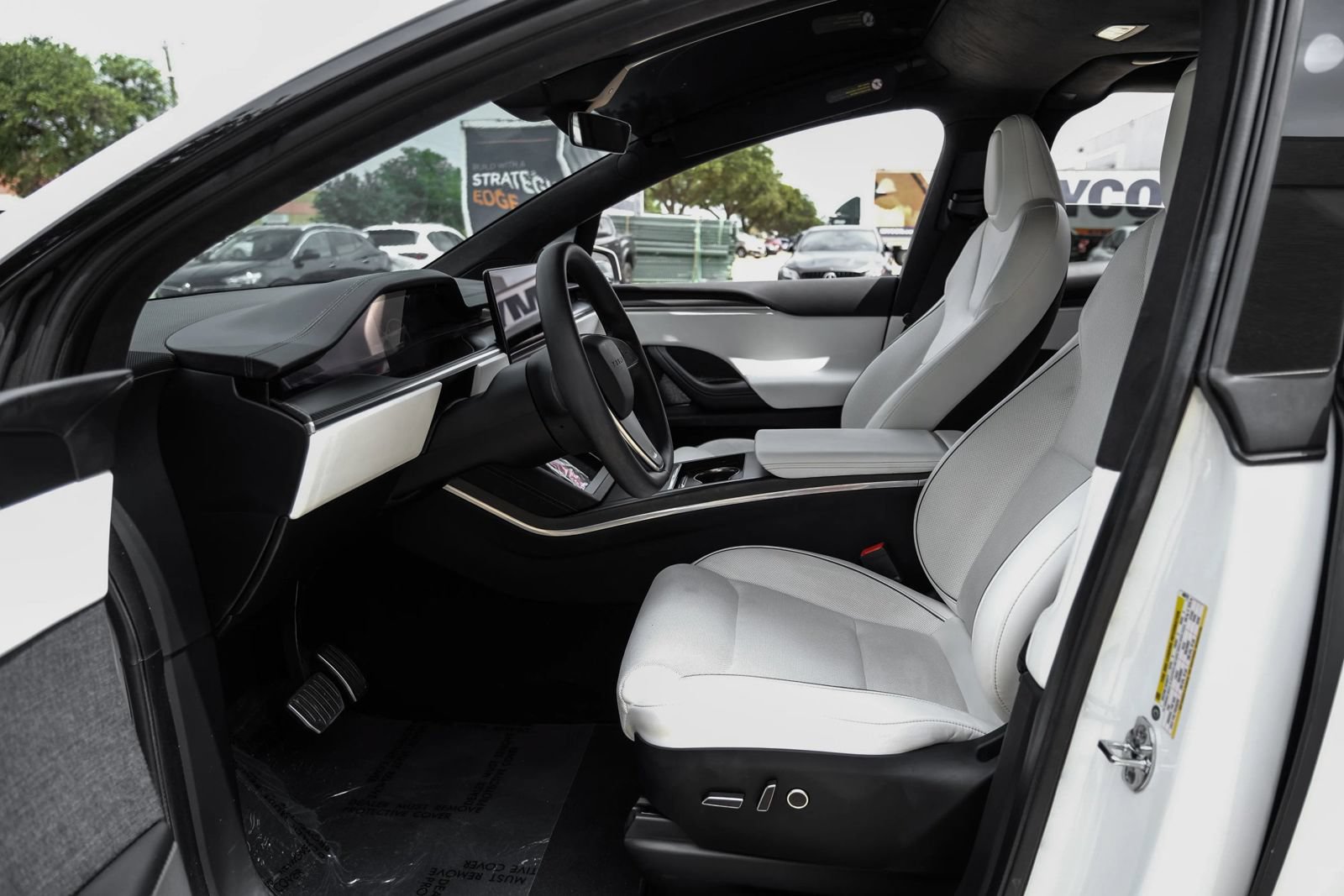 Used 2023 Tesla Model X Plaid AWD/4WD image 3