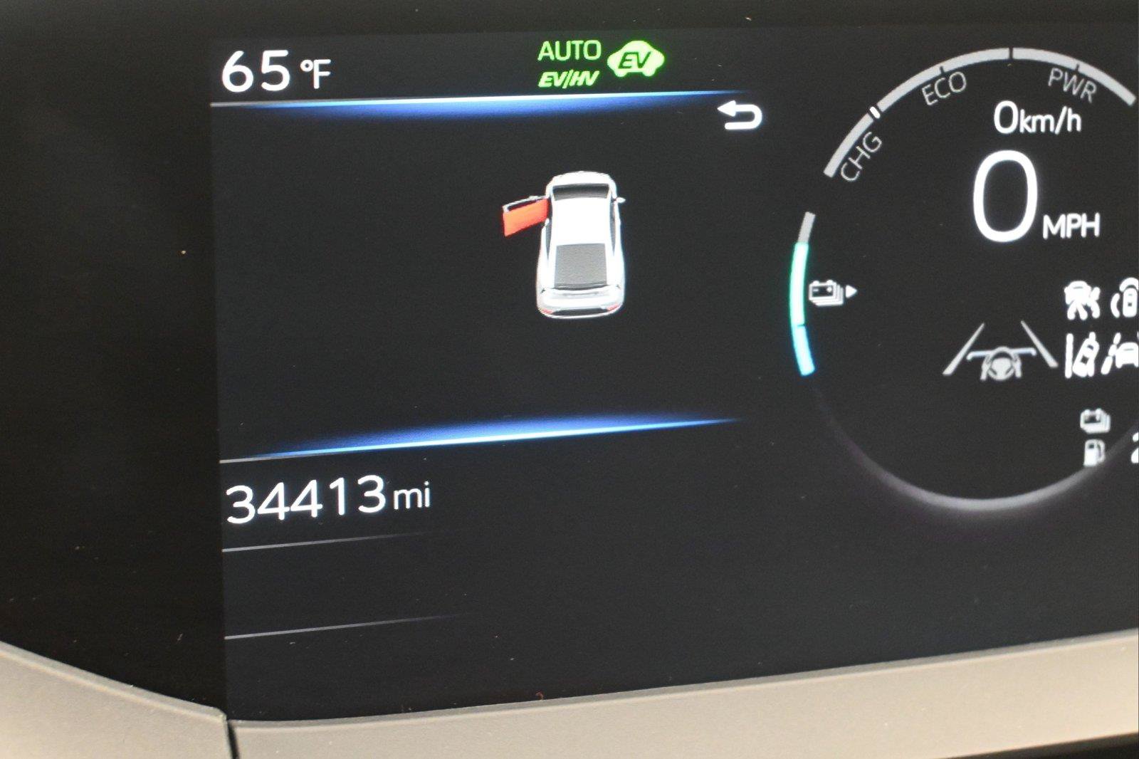 Used 2023 Toyota Prius Prime FWD image 3