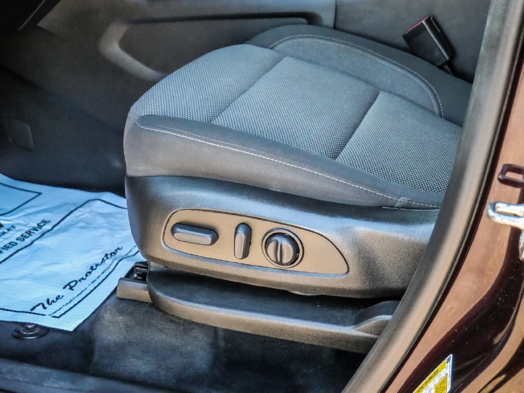 Used 2023 Chevrolet Traverse LT FWD image 31