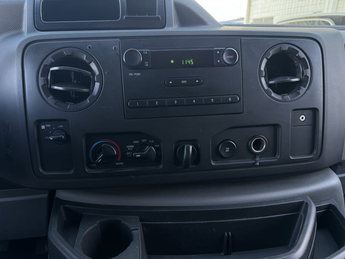 Used 2014 Ford E-150 and Econoline 150 w/ Power Group image 12