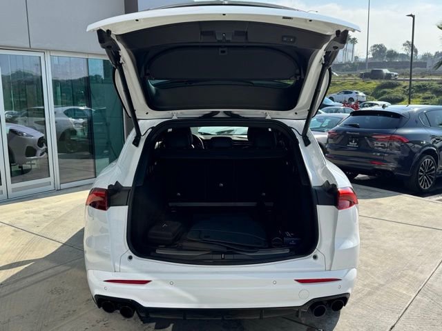 Certified 2023 Maserati Grecale GT image 11