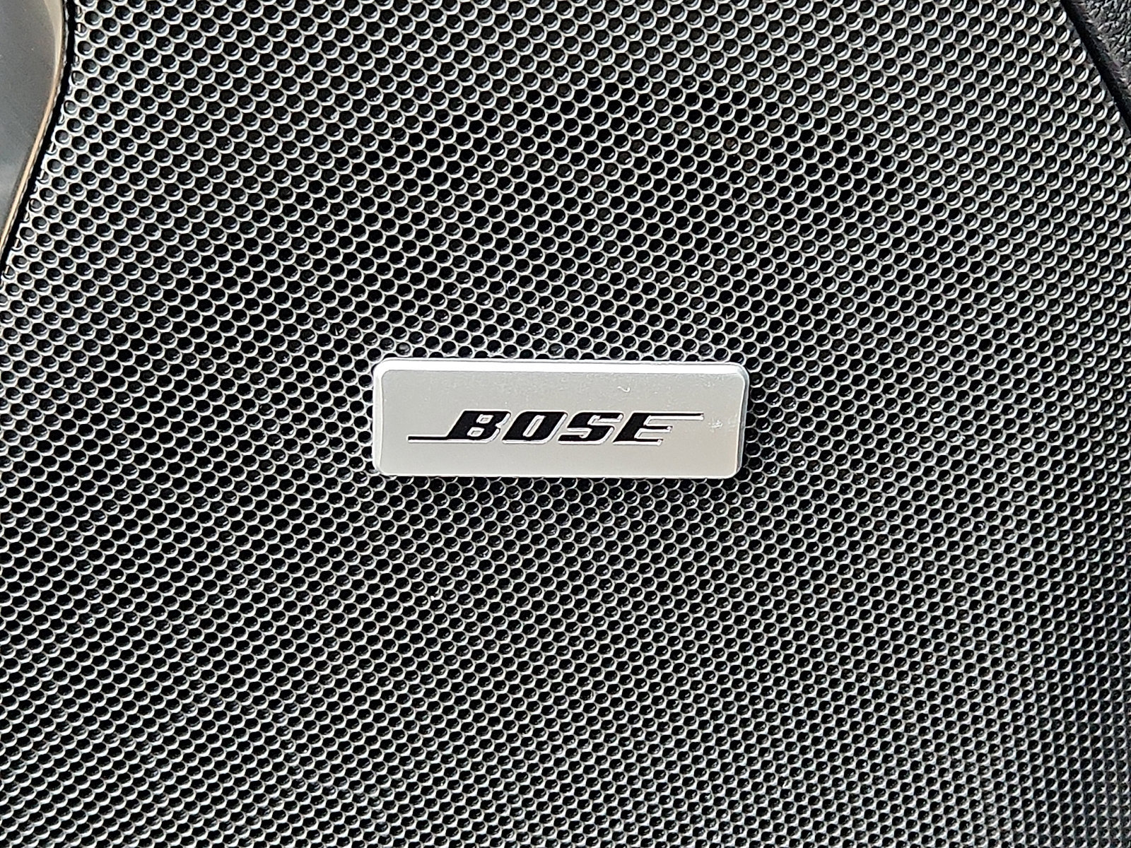 Used 2025 Chevrolet Suburban Premier image 32