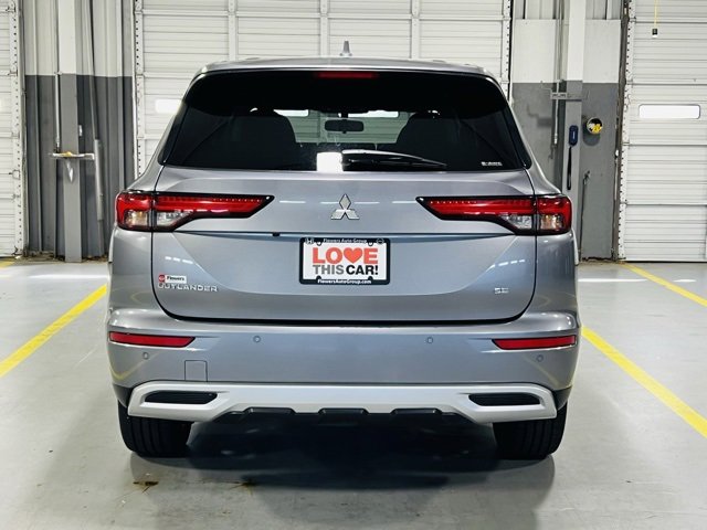 Used 2024 Mitsubishi Outlander SE image 17