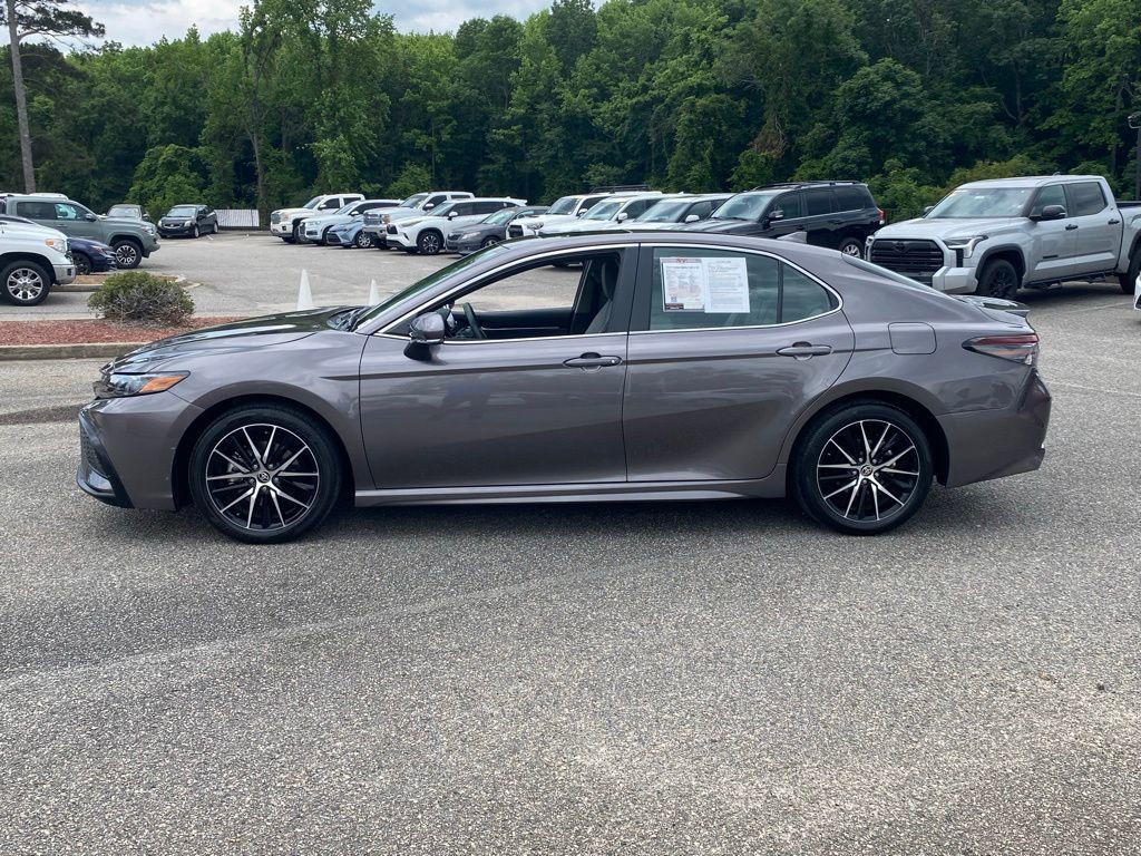 Used 2024 Toyota Camry SE w/ Audio Upgrade Package FWD image 4