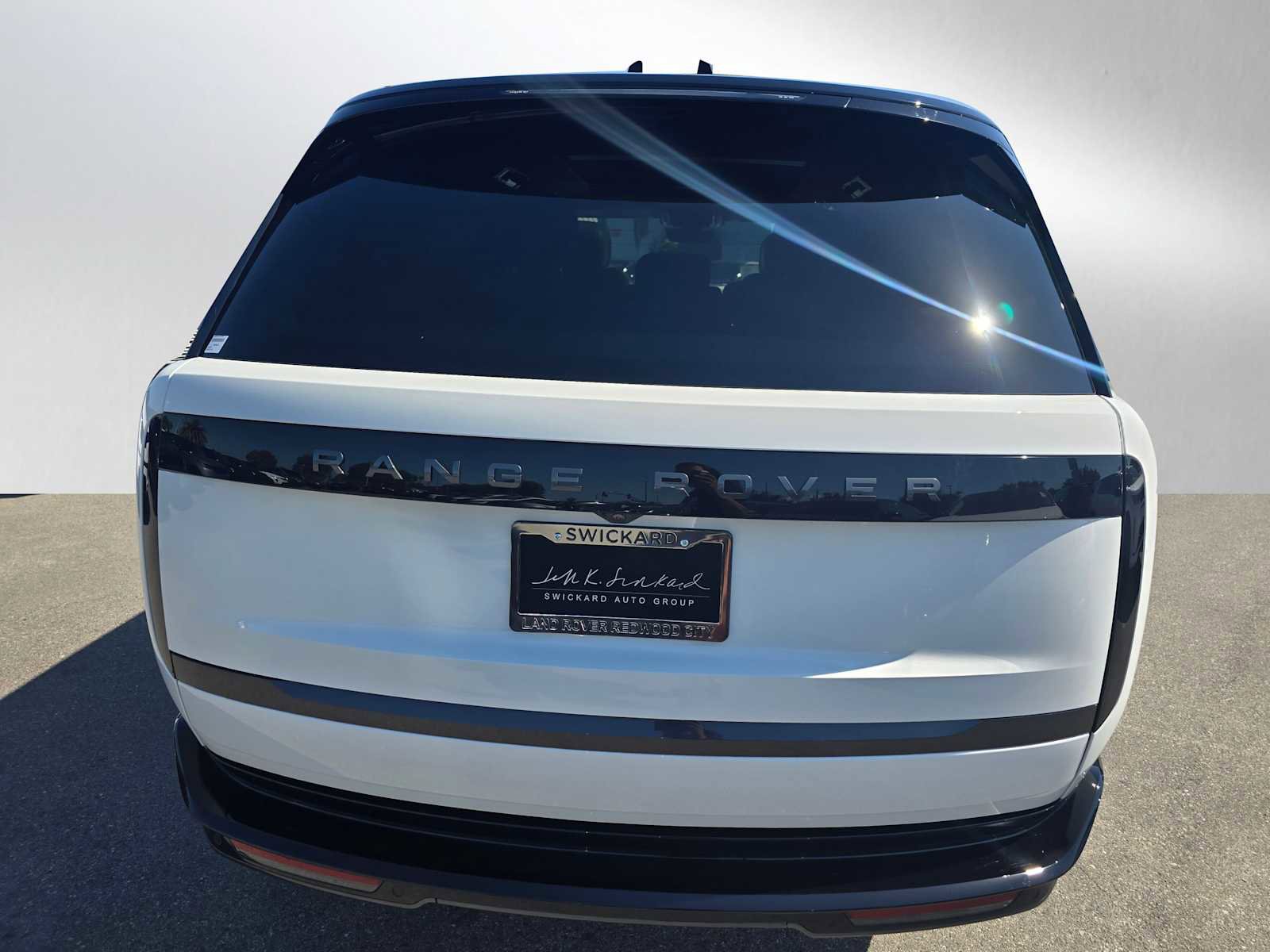 New 2025 Land Rover Range Rover Long Wheelbase SE image 4