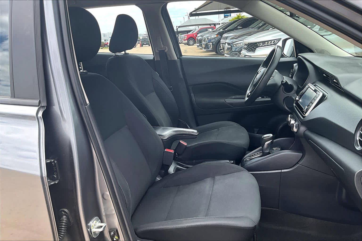 Used 2023 Nissan Kicks S FWD image 9
