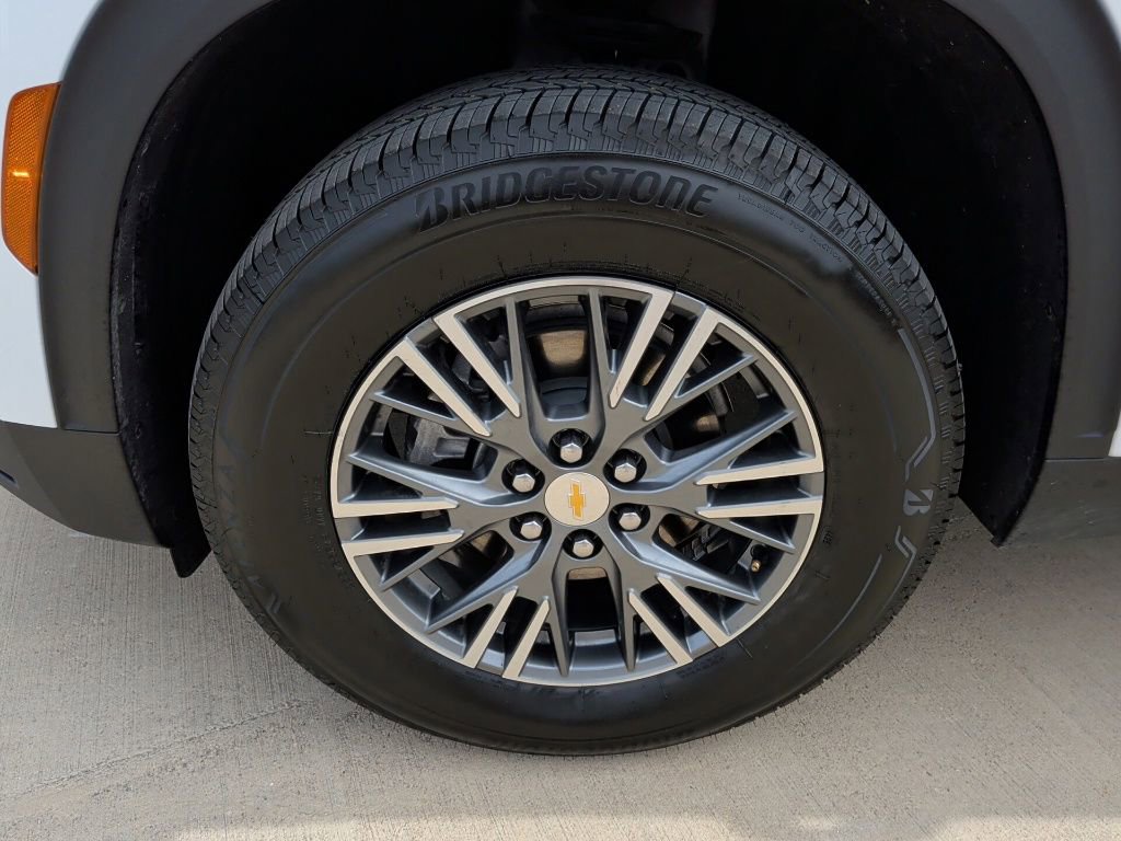 Used 2025 Chevrolet Traverse LT w/ Driver Confidence Package image 47