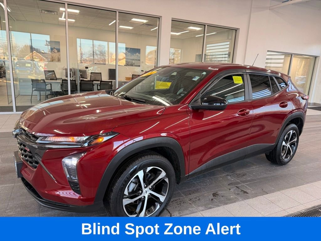 Used 2024 Chevrolet Trax RS w/ Driver Confidence Package image 4