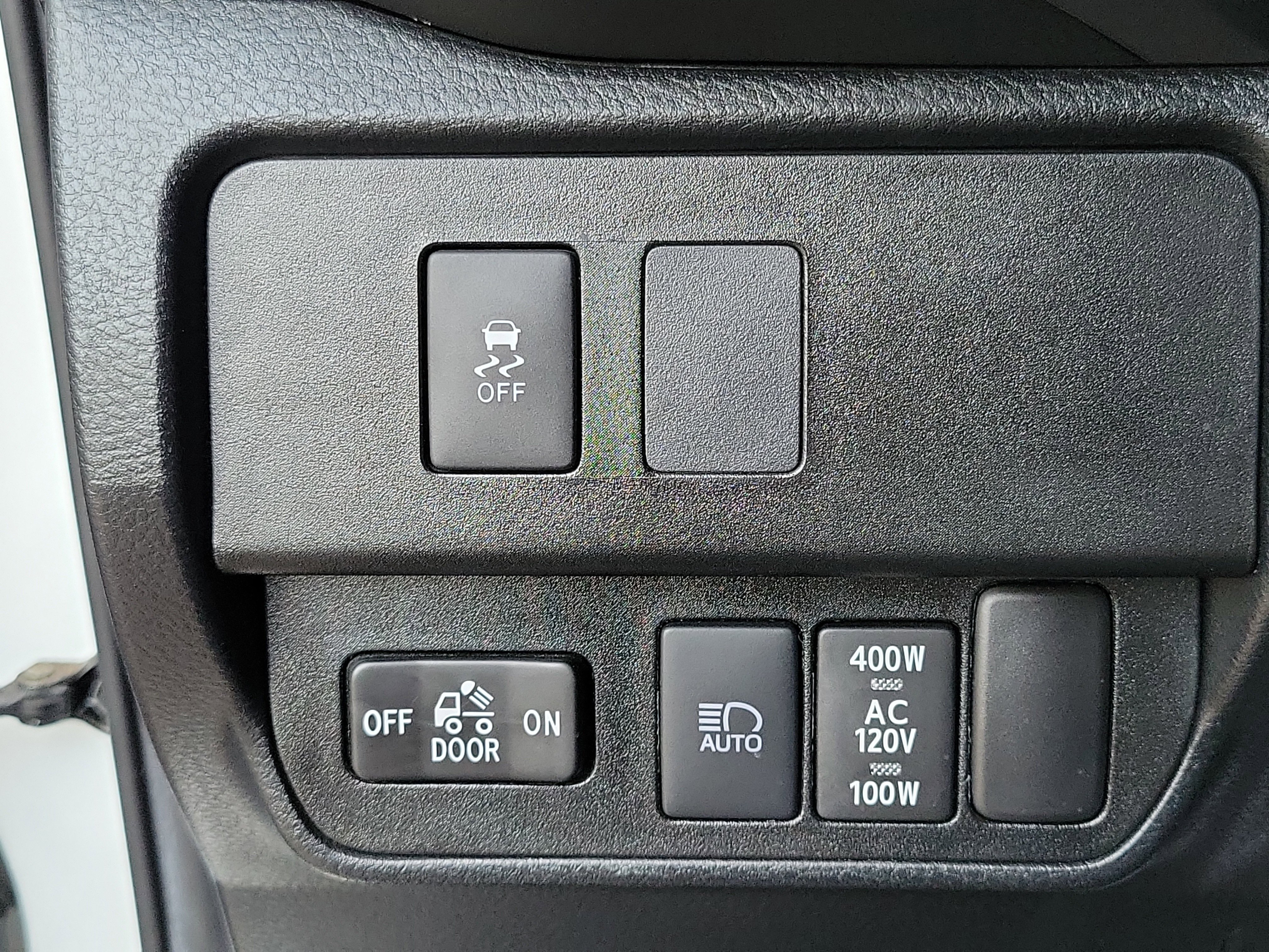 Used 2021 Toyota Tacoma TRD Off-Road w/ Technology Package AWD/4WD image 11