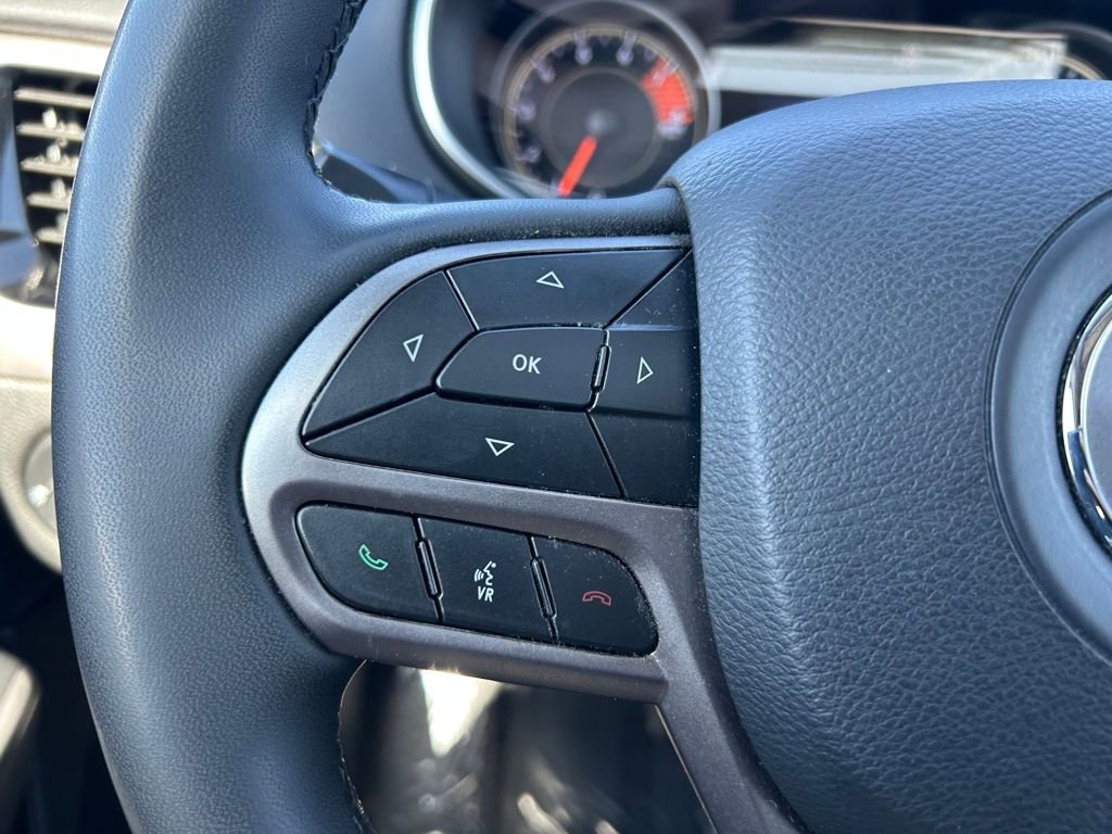 Used 2022 Jeep Cherokee Limited image 18