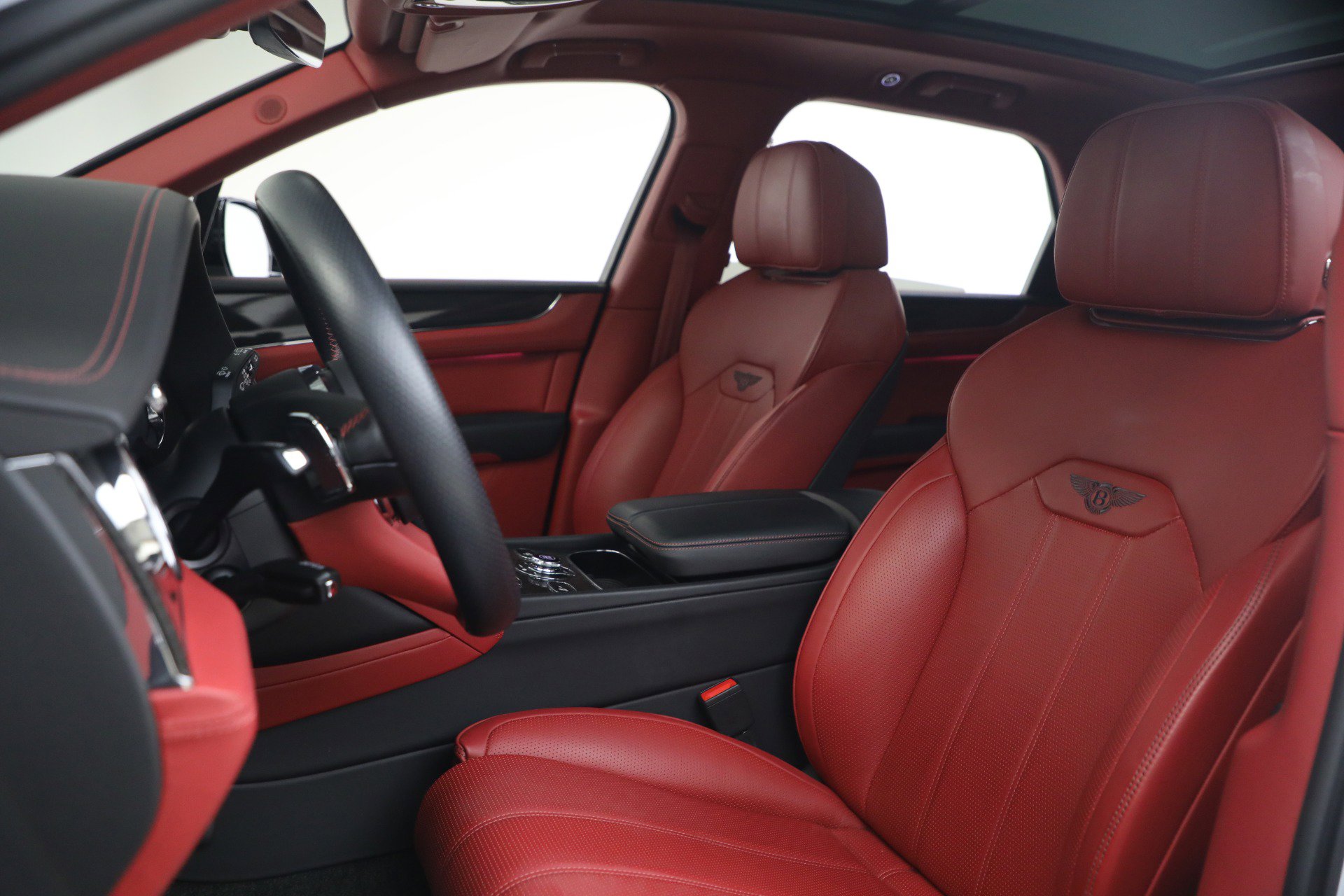 Used 2023 Bentley Bentayga AWD/4WD image 21