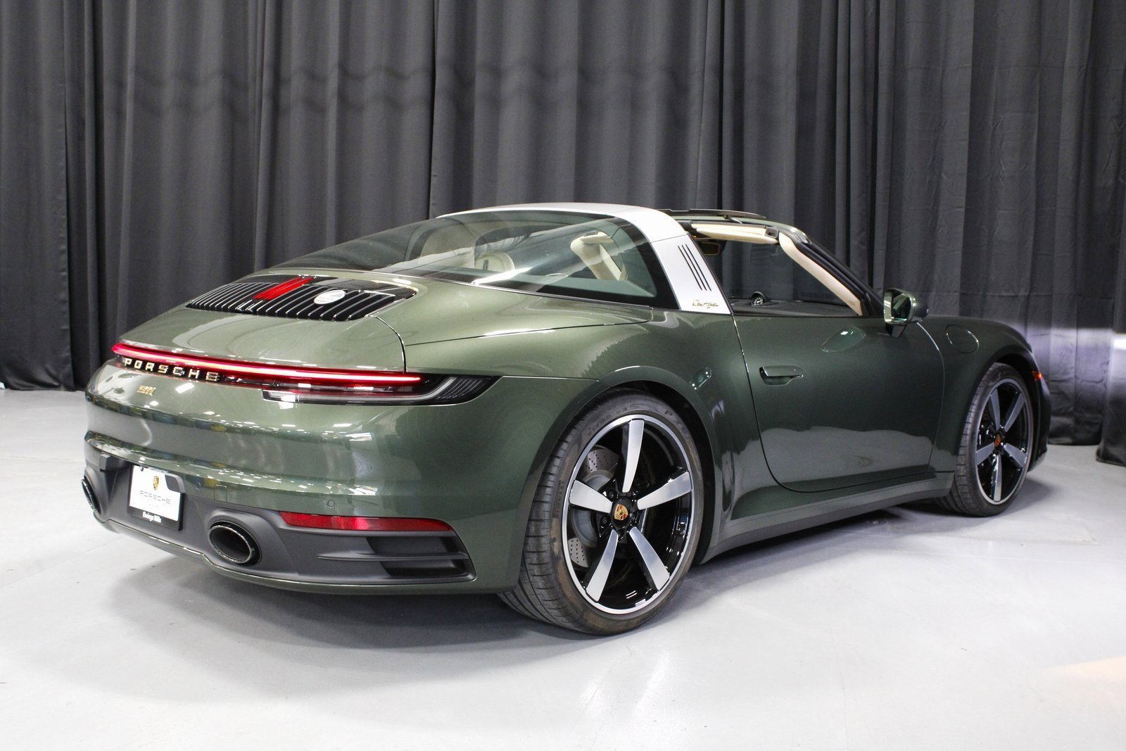 Certified 2021 Porsche 911 Targa 4S image 7