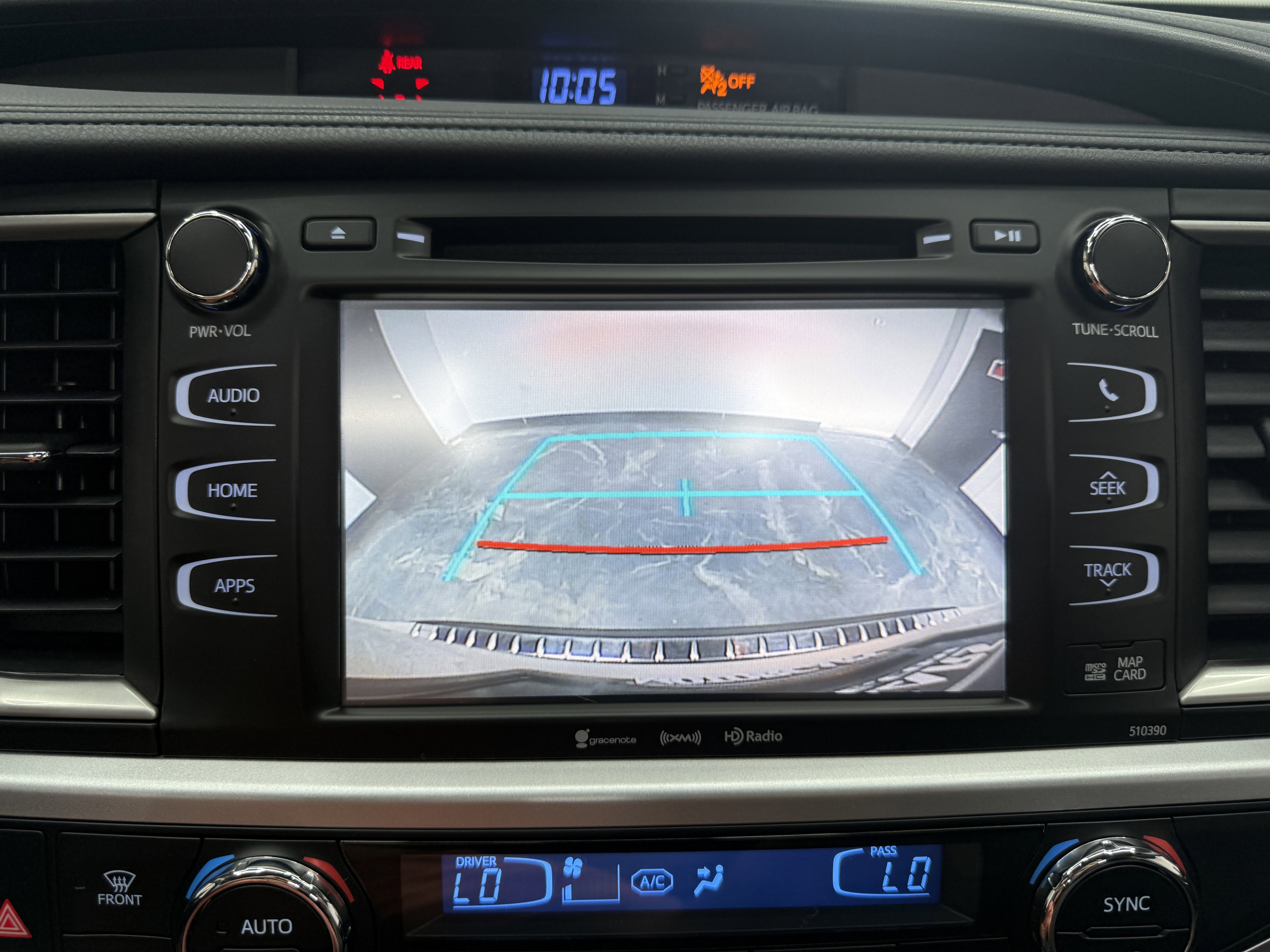 Used 2019 Toyota Highlander XLE AWD/4WD image 16