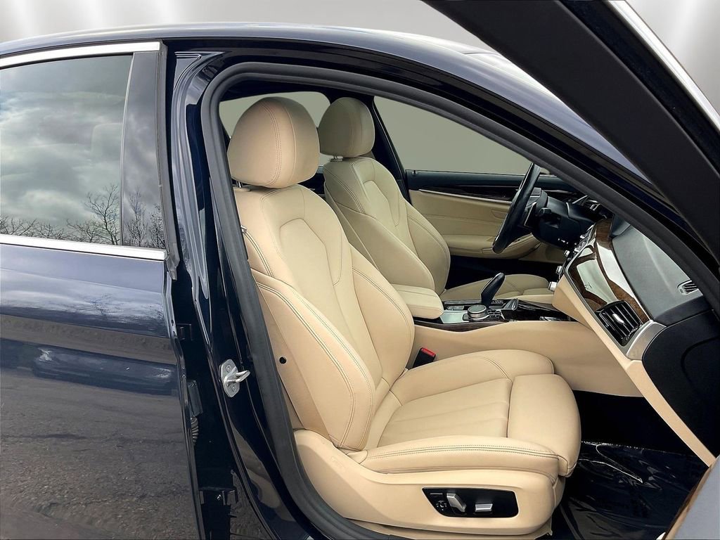 Used 2020 BMW 530i xDrive w/ Convenience Package AWD/4WD image 29
