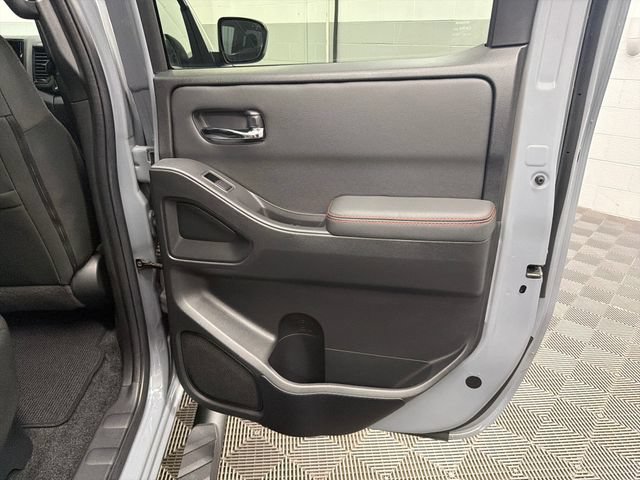 Used 2024 Nissan Frontier PRO-4X w/ Technology Package AWD/4WD image 15