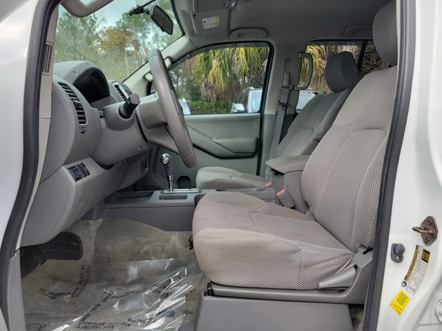 Used 2014 Nissan Frontier SV image 18