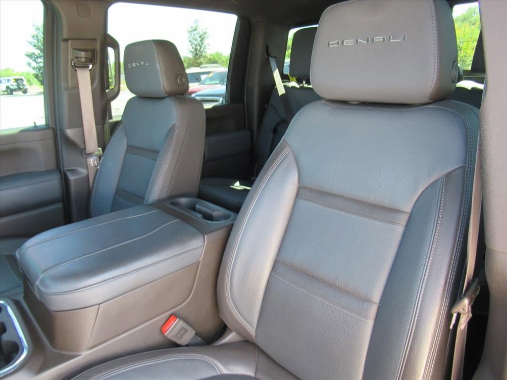 Used 2023 GMC Sierra 3500 Denali w/ Denali Black Diamond Edition AWD/4WD image 20