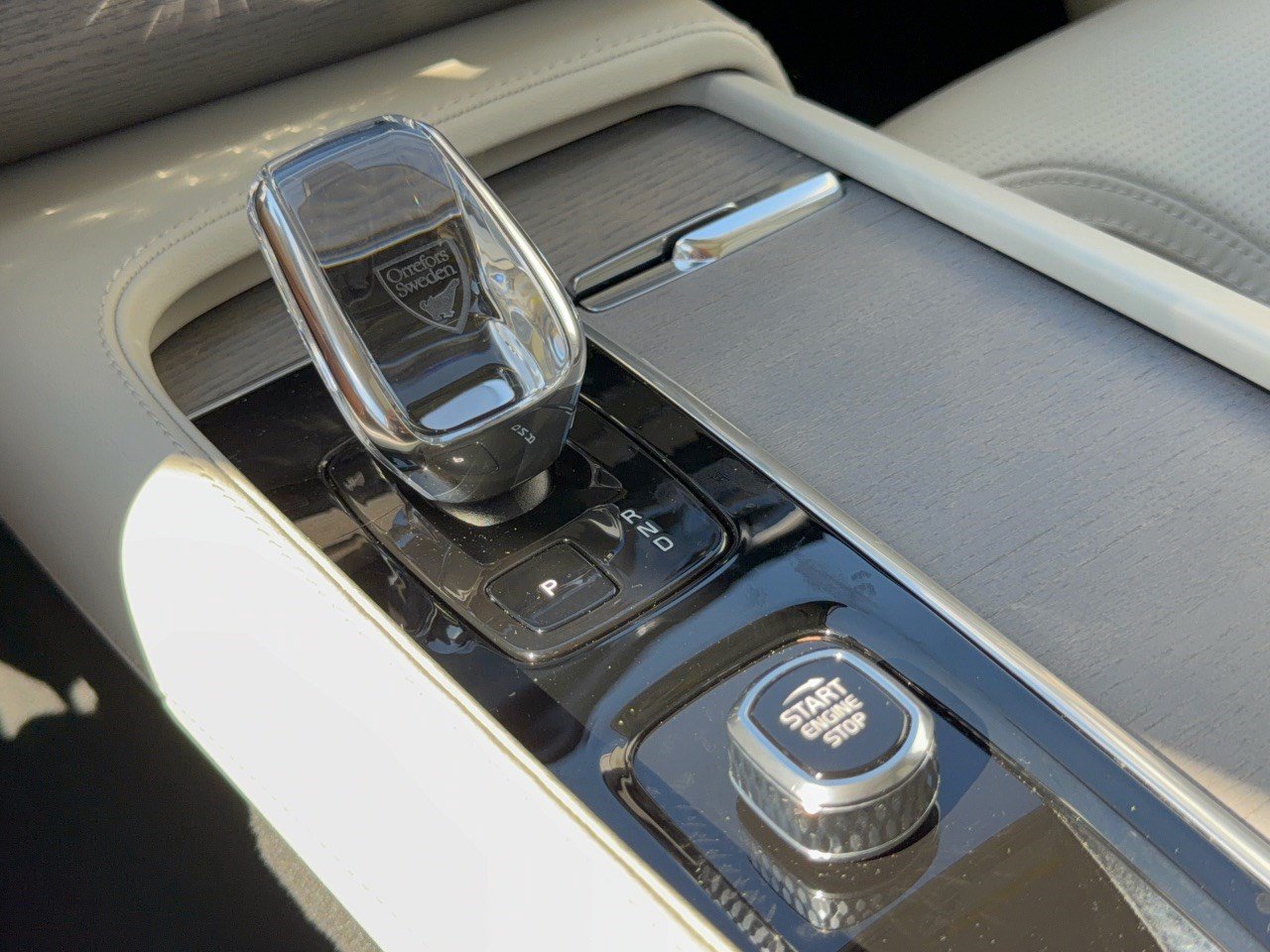 Certified 2025 Volvo XC90 T8 Ultra w/ Protection Package Premier AWD/4WD image 21