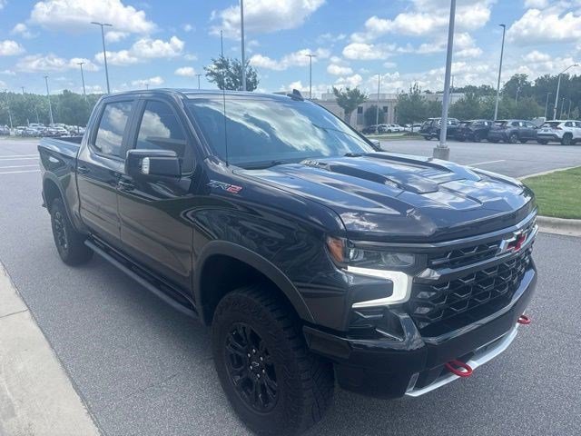 Used 2023 Chevrolet Silverado 1500 ZR2 w/ Technology Package AWD/4WD image 4