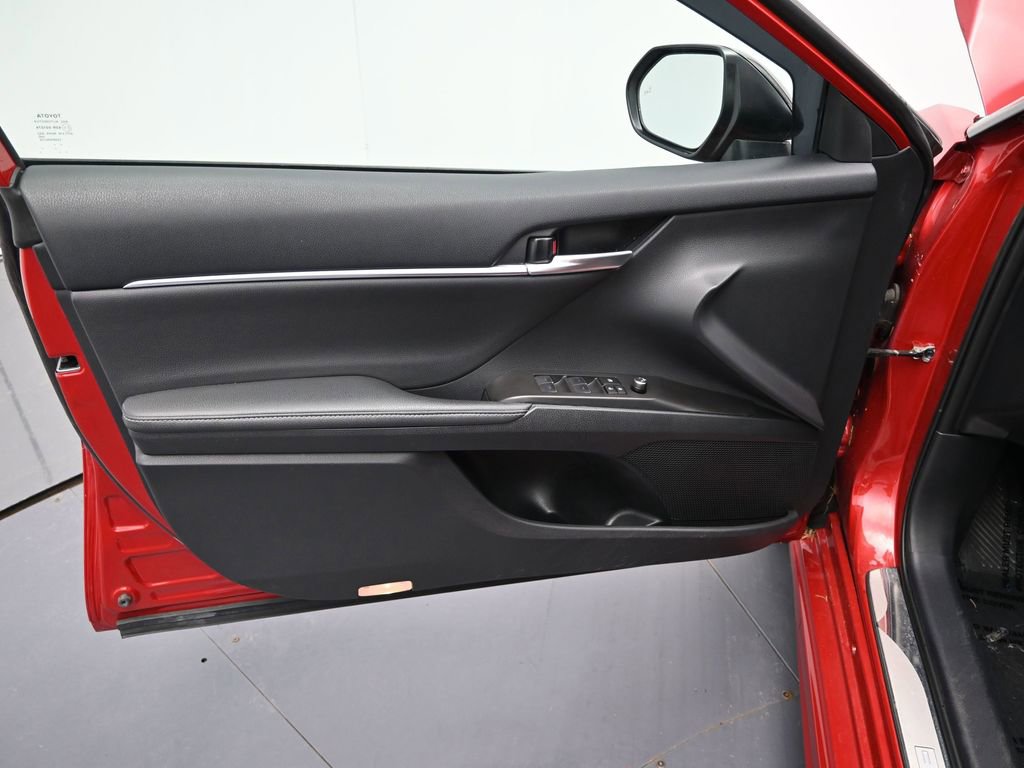 Used 2024 Toyota Camry XSE w/ Navigation Package image 17