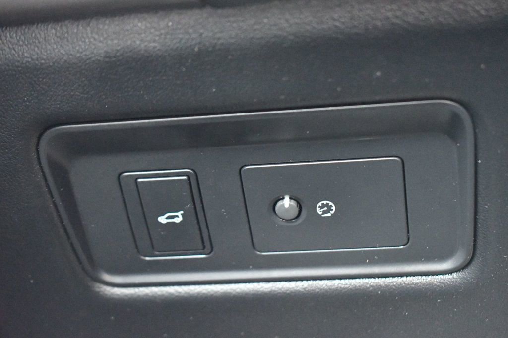Used 2020 Land Rover Range Rover Sport HSE image 42