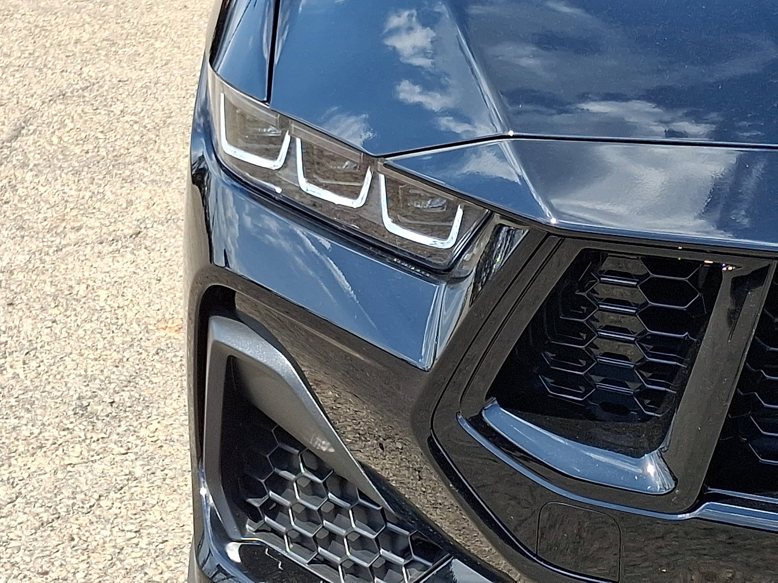 Used 2024 Ford Mustang GT Premium RWD image 9