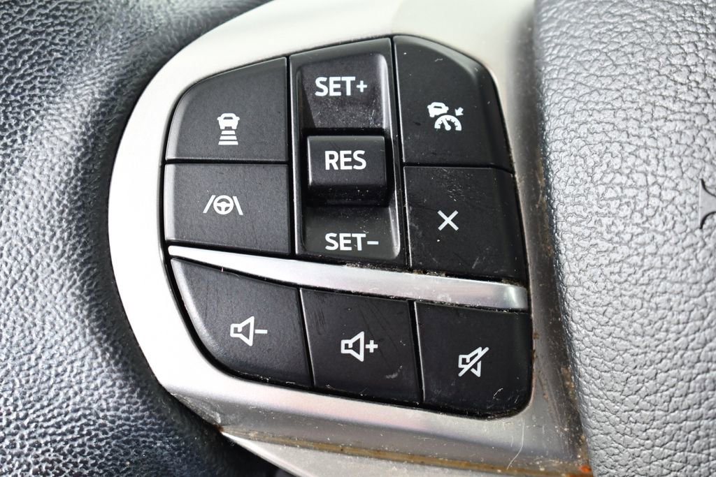 Used 2022 Ford Explorer XLT w/ Equipment Group 202A AWD/4WD image 32