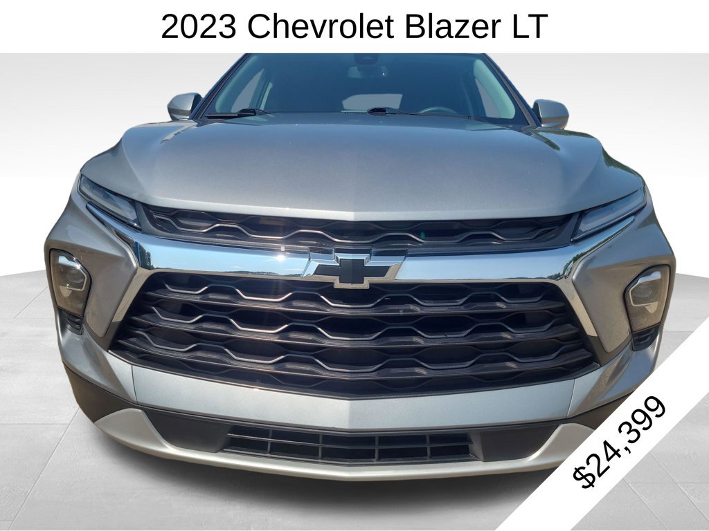 Used 2023 Chevrolet Blazer LT w/ Convenience Package FWD image 2