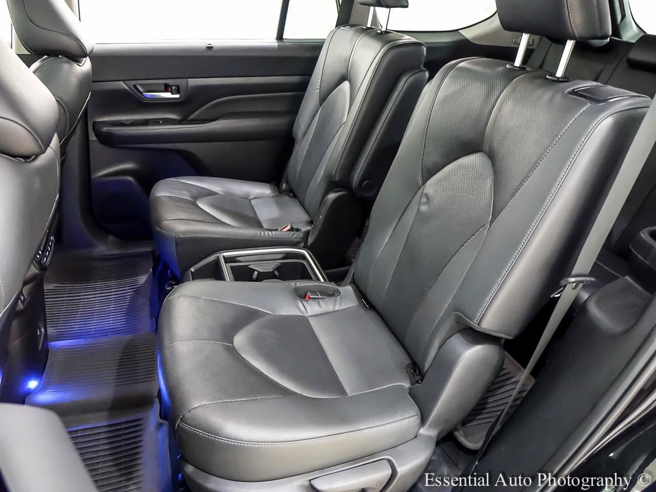 Used 2025 Toyota Grand Highlander AWD image 16