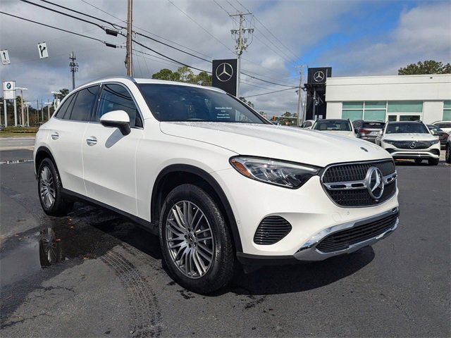 Used 2025 Mercedes-Benz GLC 300 image 3