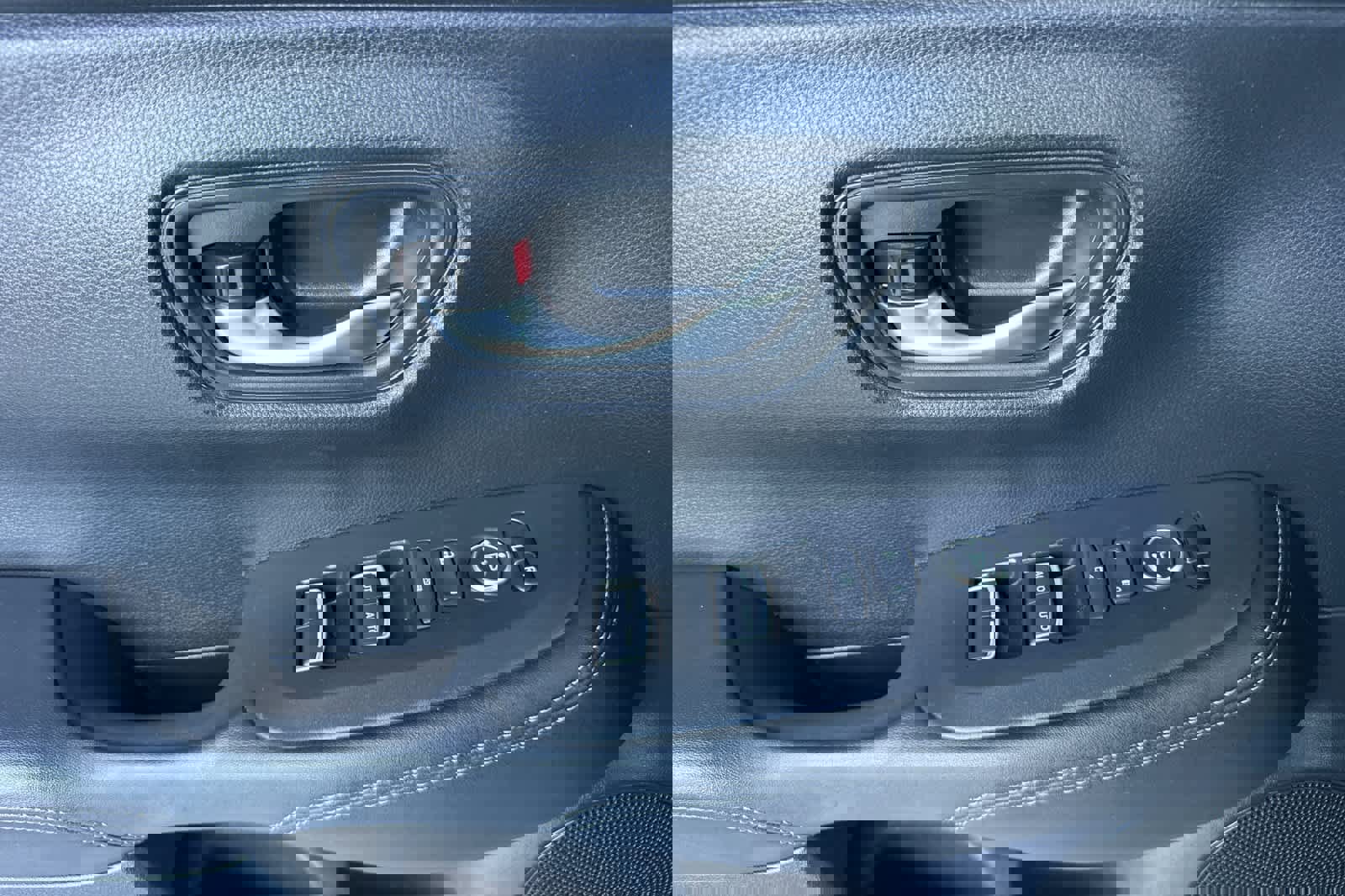 Used 2023 Honda HR-V EX-L image 12