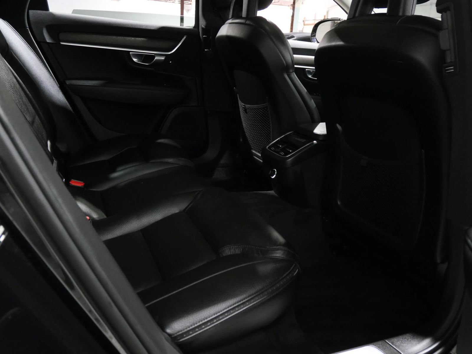 Used 2018 Volvo V90 T5 Cross Country w/ Convenience Package AWD/4WD image 12