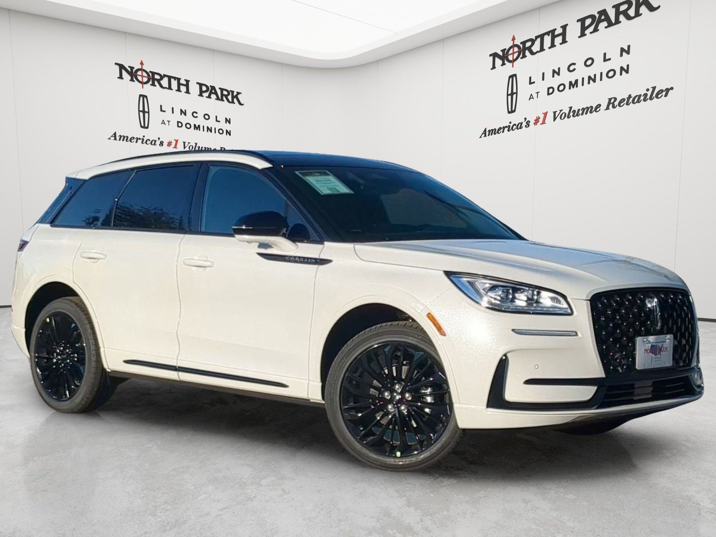 New 2026 Lincoln Corsair Reserve w/ Jet Appearance Package