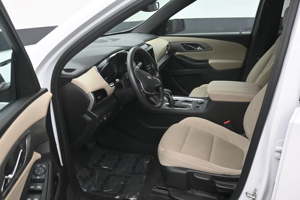 Used 2023 Chevrolet Traverse LS FWD image 10