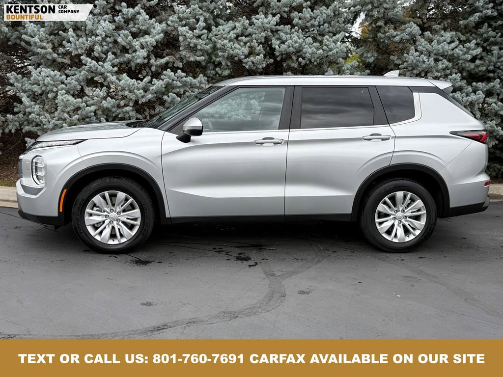 Used 2025 Mitsubishi Outlander ES image 4